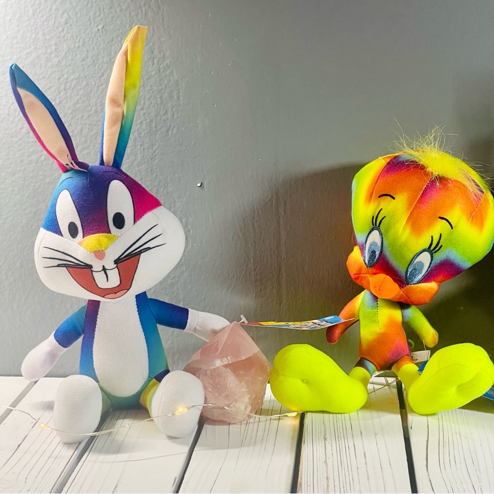 The Toy Factory Looney Tunes Bugs & Tweety Tie Die Plush - Picture 1 of 9